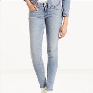 NWT Levi’s: 30x30 Light Blue Altered Skinny Jeans
